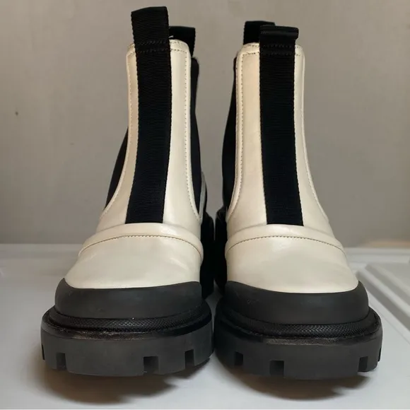 Tory Burch Women's Chelsea Lug Sole Ankle Boots new size 6