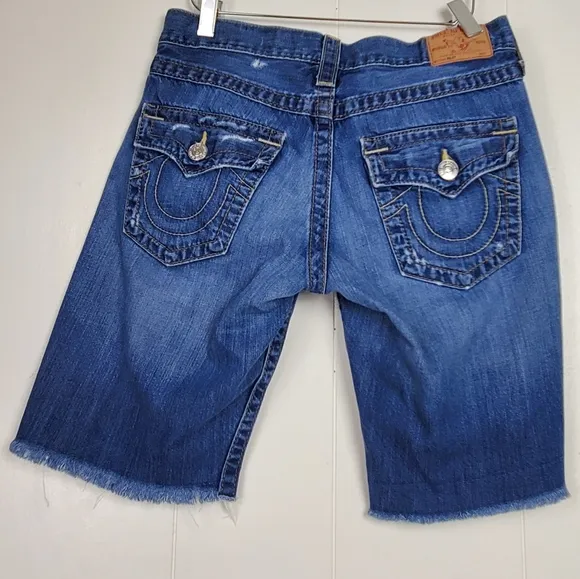 True Religion button fly factory distressed raw hem bermuda shorts size 27