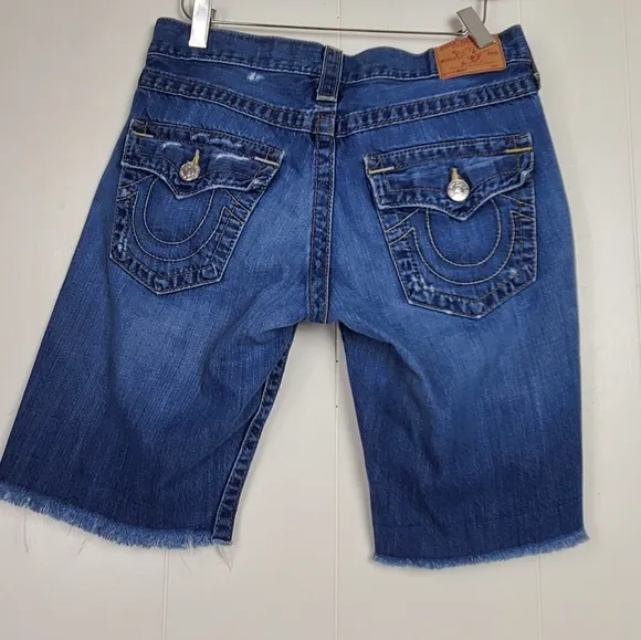 True Religion button fly factory distressed raw hem bermuda shorts size 27
