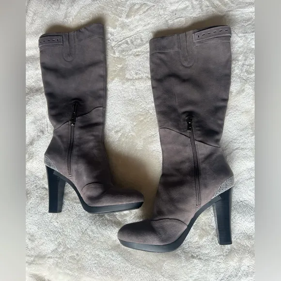 TSUBO Chic Gray Knee-High Heeled Boots size 9