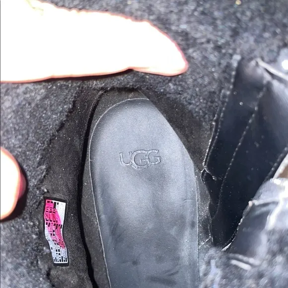 Ugg Australia Elisiana Women's Black Ankle Boots