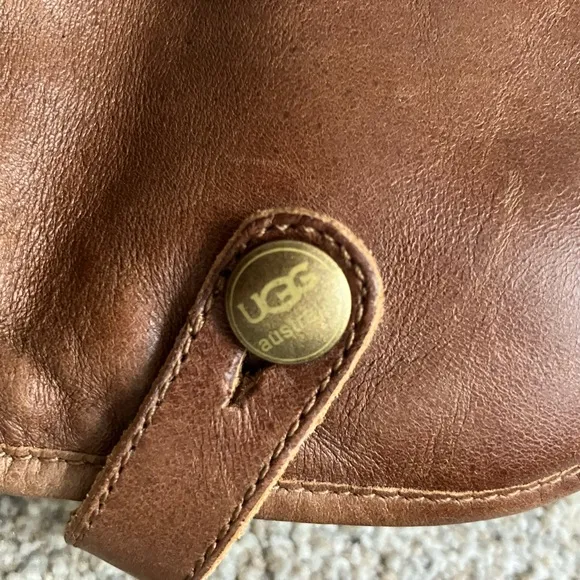 UGG Australia Lynnea brown leather boot sheepskin lined heels versatile chic 7