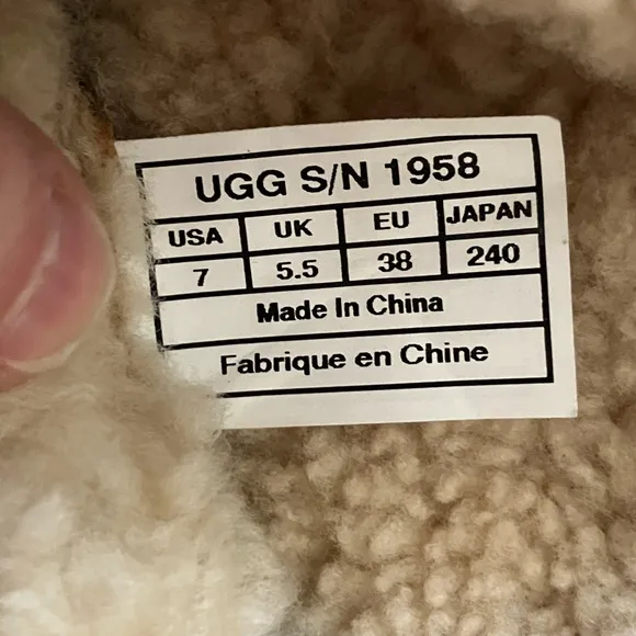 UGG Australia Lynnea brown leather boot sheepskin lined heels versatile chic 7