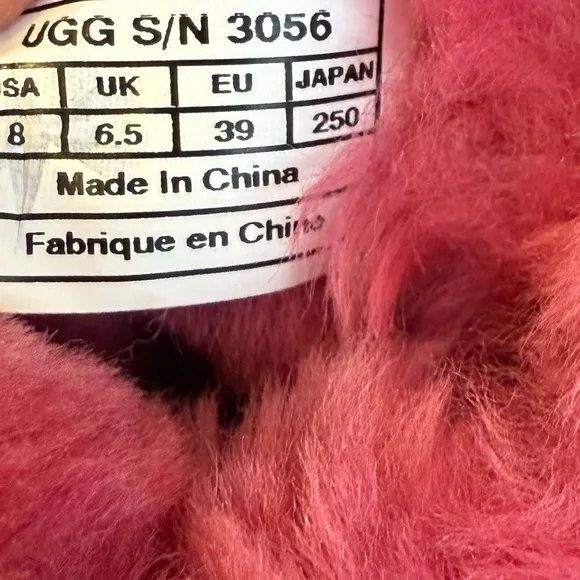 ❣️🆕UGG Bailey Side Button Perforated Pink Suede Boots❣️
