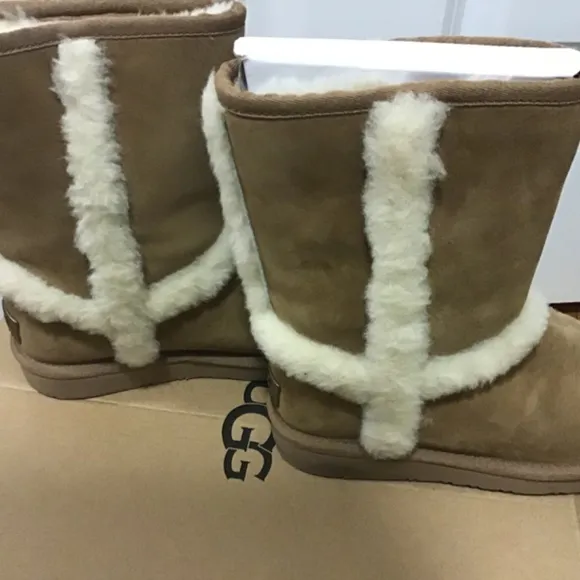 Ugg Boots  W Carter