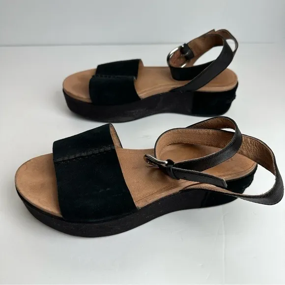 UGG Chapala Sandals Women's EU 39.5 or US 8.5 Suede Leather Black Platform