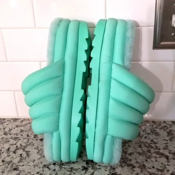 UGG Emerald Maxi Platform Slide Sandals Women's Sz 9