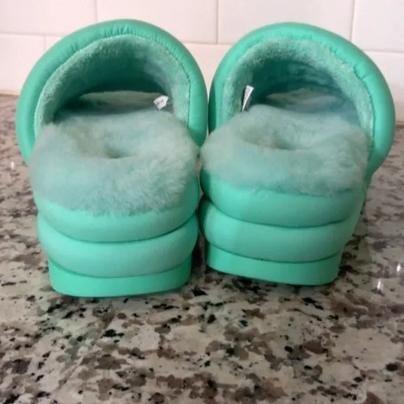 UGG Emerald Maxi Platform Slide Sandals Women's Sz 9