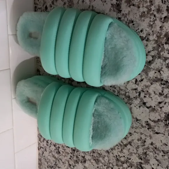 UGG Emerald Maxi Platform Slide Sandals Women's Sz 9