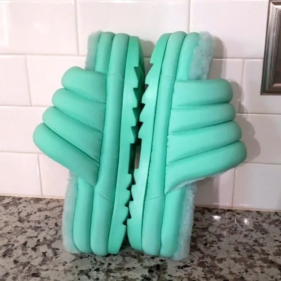 UGG Emerald Maxi Platform Slide Sandals Women's Sz 9
