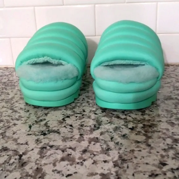 UGG Emerald Maxi Platform Slide Sandals Women's Sz 9