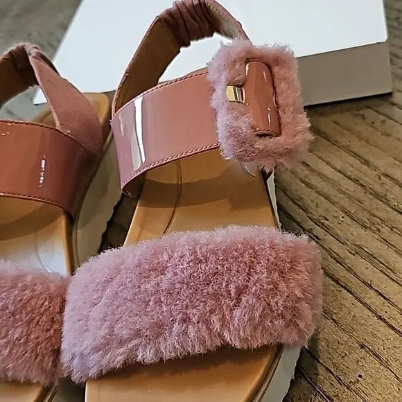 UGG le fluff size 7.5 platform sandals pink excellent condition