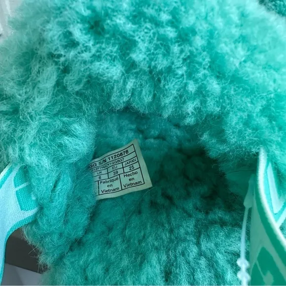 UGG Oh Fluffita Sherpa Platform Sandals Inside Outside Tiffany Blue Size 8 Women