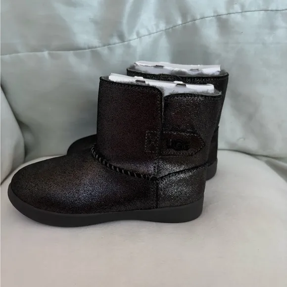 UGG T Keelan Metallic Glitter Boots (Size 10, Black) - Stylish &amp; Brand New!