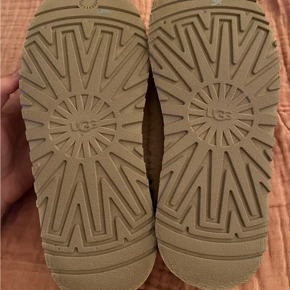 UGG Tazz Platform Sherpa Shoes
