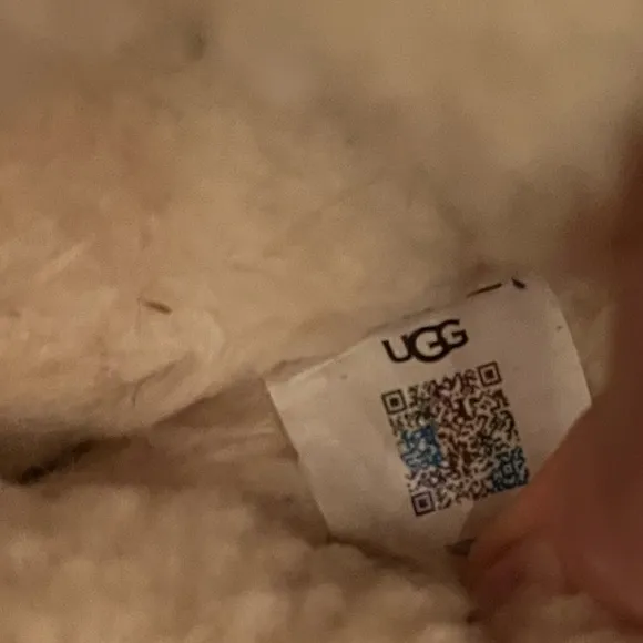UGG Tazz Platform Sherpa Shoes