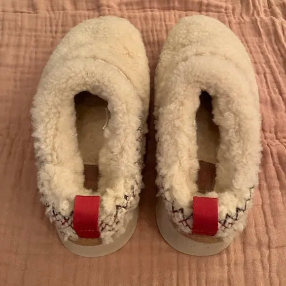 UGG Tazz Platform Sherpa Shoes