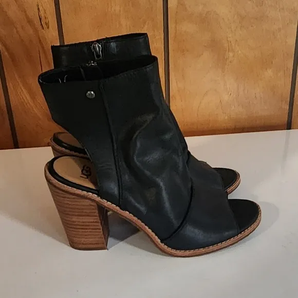 UGG Valencia Peep-Toe Geniune Leather Ankle Boots Sz. 9