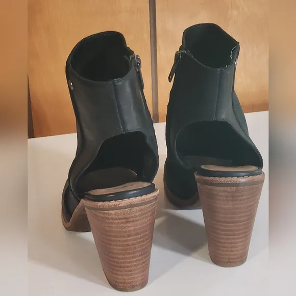 UGG Valencia Peep-Toe Geniune Leather Ankle Boots Sz. 9