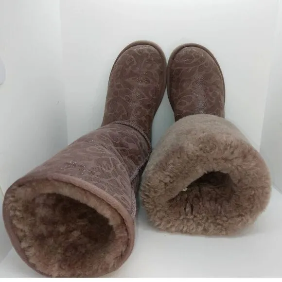 UGG Australia Vintage Women's Pre-owned Purple Sheepskin Boots - sz. 6  RARE!!