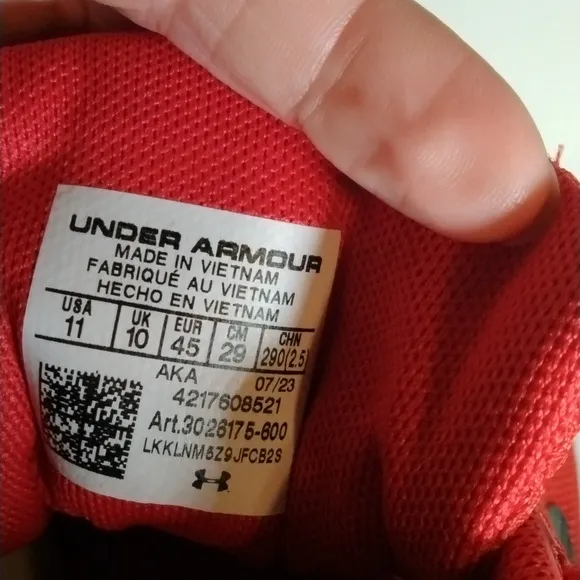 Under Armour Charged Assert 10 Red Athletic Running Shoes Size 11 Gym Athleisure