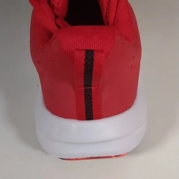Under Armour Charged Assert 10 Red Athletic Running Shoes Size 11 Gym Athleisure
