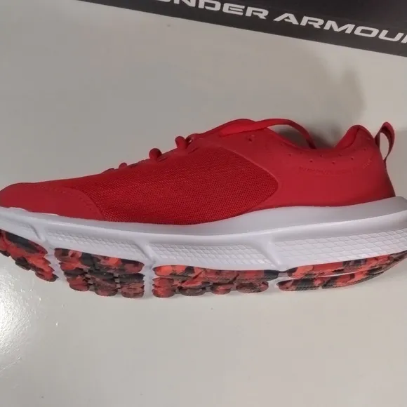 Under Armour Charged Assert 10 Red Athletic Running Shoes Size 11 Gym Athleisure