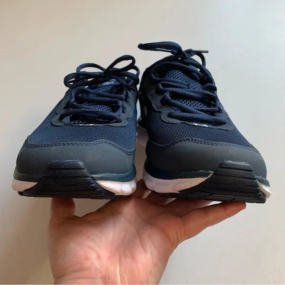 Under Armour Size 11 Charged Assert Athletic Shoes in Blue &amp; White