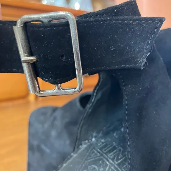UNIF Black Suede Women's Platform Heels Sz 6