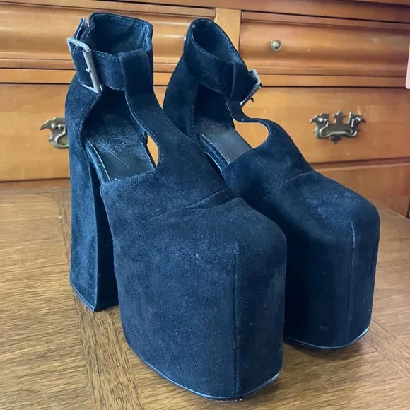 UNIF Black Suede Women's Platform Heels Sz 6