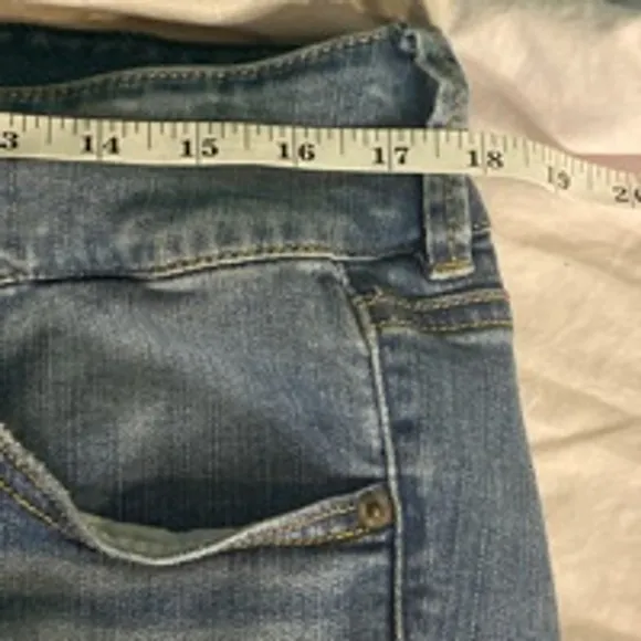 Upcycled Torrid Sharkbite Denim Skirt 18R Blue White Feather Print
