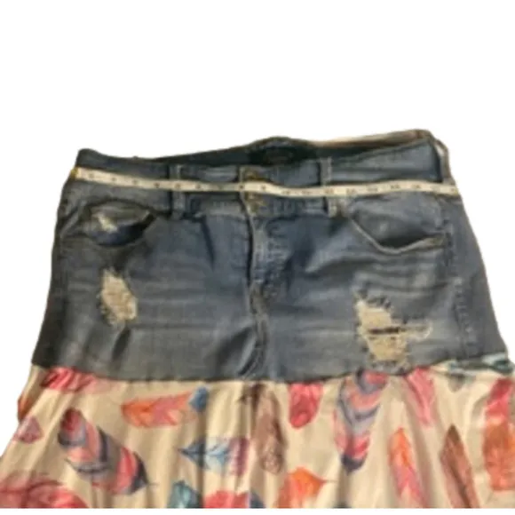 Upcycled Torrid Sharkbite Denim Skirt 18R Blue White Feather Print