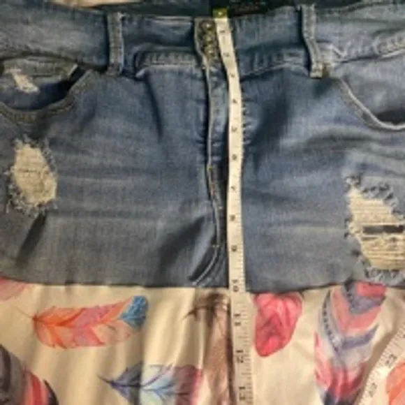 Upcycled Torrid Sharkbite Denim Skirt 18R Blue White Feather Print