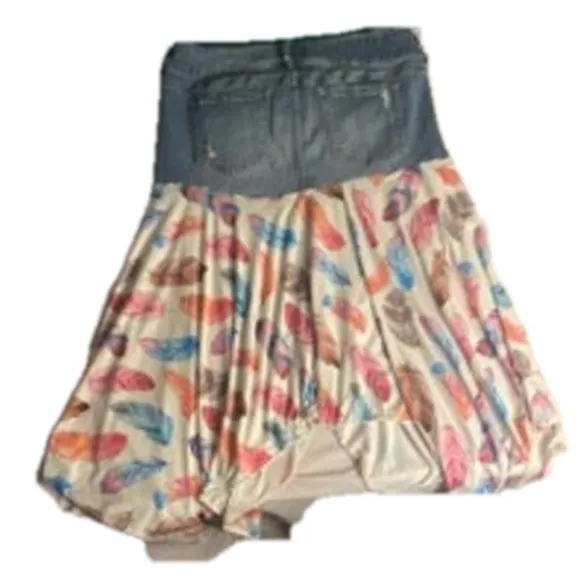 Upcycled Torrid Sharkbite Denim Skirt 18R Blue White Feather Print
