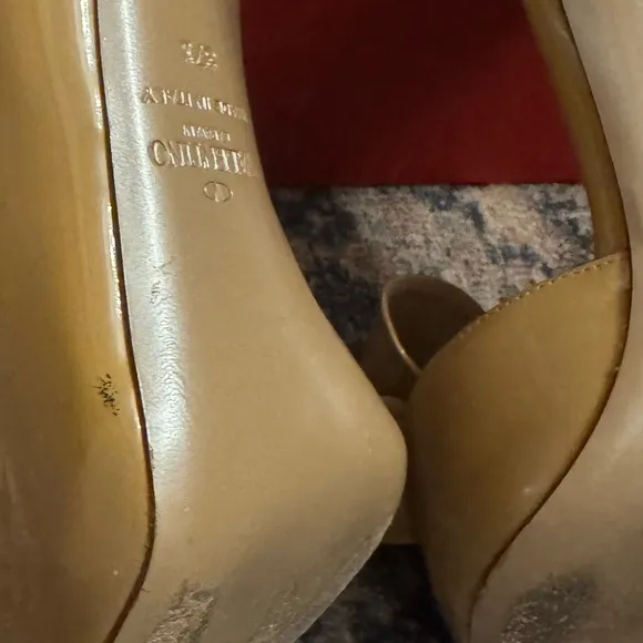 Valentino Garavani Women's Tan/Nude Bow Heels