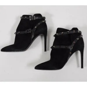 Valentino rockstud sz 35 US 5 shoes ankle boot bootie black suede