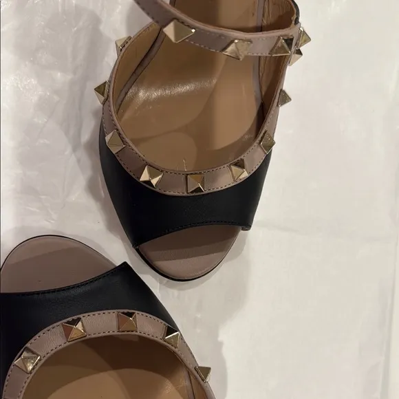 Valentino Women's Black and Tan Studded Heels Size 37 1/2 (7 1/2 US Size)