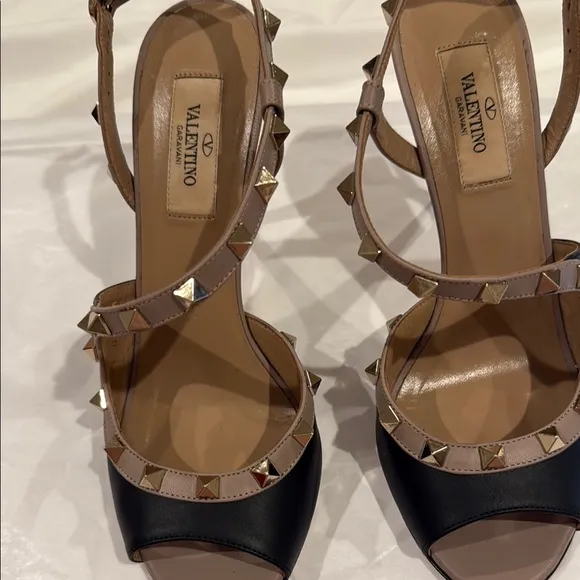 Valentino Women's Black and Tan Studded Heels Size 37 1/2 (7 1/2 US Size)