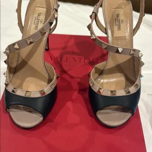 Valentino Women's Black and Tan Studded Heels Size 37 1/2 (7 1/2 US Size)