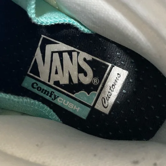 Vans Customs Skate Hi-Tops size women’s 8 Greens and White Leather