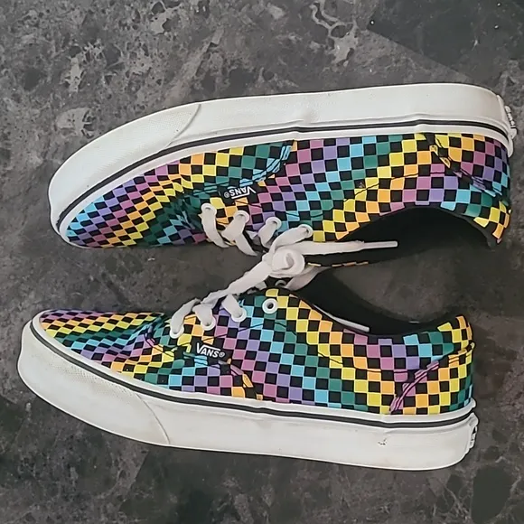 Vans Girls size 3 rainbow checkered athletic lace up canvas sneakers