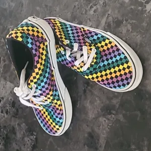 Vans Girls size 3 rainbow checkered athletic lace up canvas sneakers