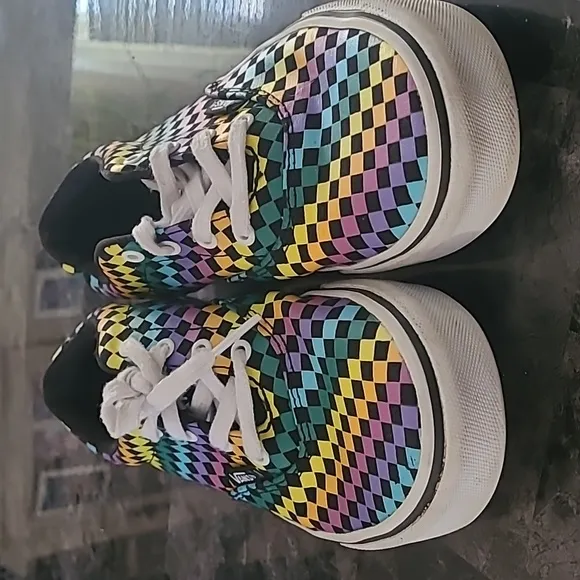 Vans Girls size 3 rainbow checkered athletic lace up canvas sneakers