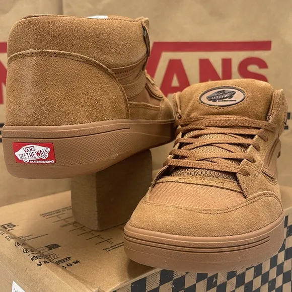 Vans Men's Tan Suede Sneakers Zahba MidBrown/GumVN000CBSB7G