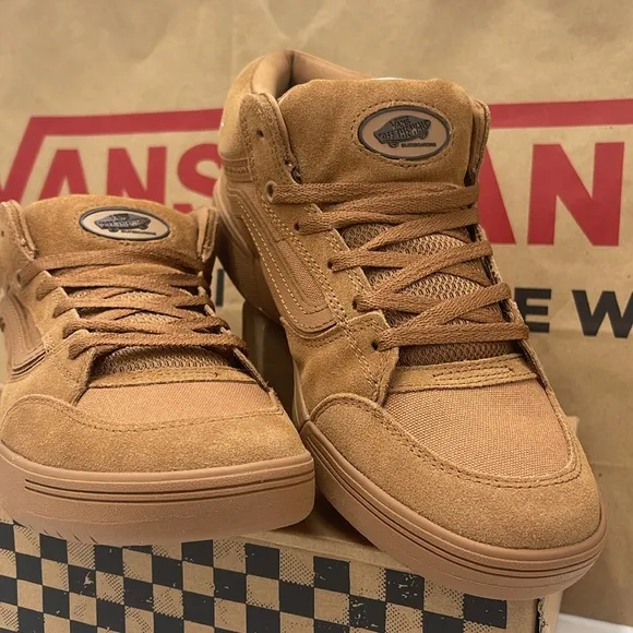 Vans Men's Tan Suede Sneakers Zahba MidBrown/GumVN000CBSB7G
