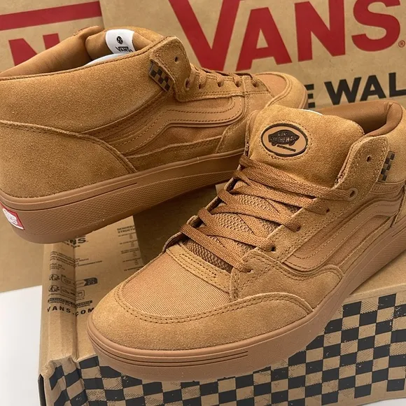 Vans Men's Tan Suede Sneakers Zahba MidBrown/GumVN000CBSB7G