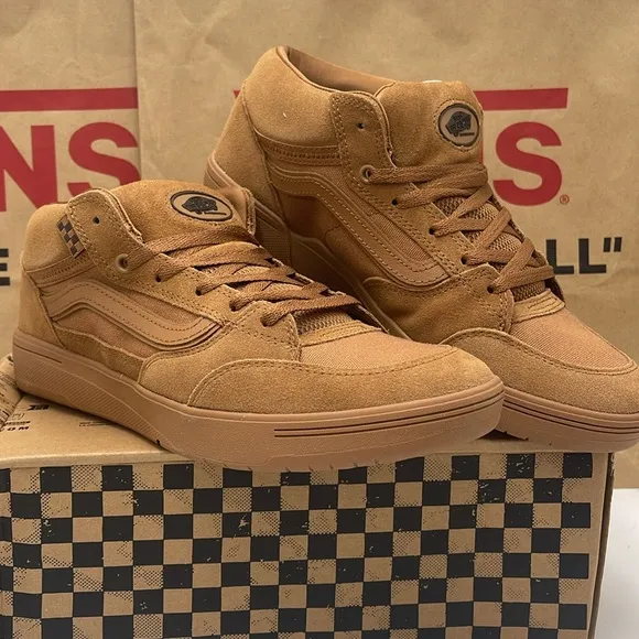 Vans Men's Tan Suede Sneakers Zahba MidBrown/GumVN000CBSB7G