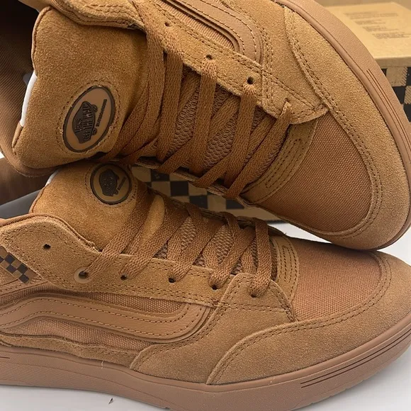 Vans Men's Tan Suede Sneakers Zahba MidBrown/GumVN000CBSB7G