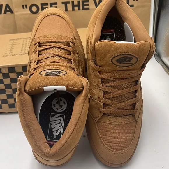 Vans Men's Tan Suede Sneakers Zahba MidBrown/GumVN000CBSB7G