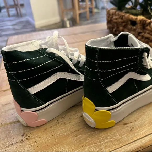 Vans Sk8 hi stackform - platform OSF / 7.5 BRAND NEW IN BOX (Green with flowers)